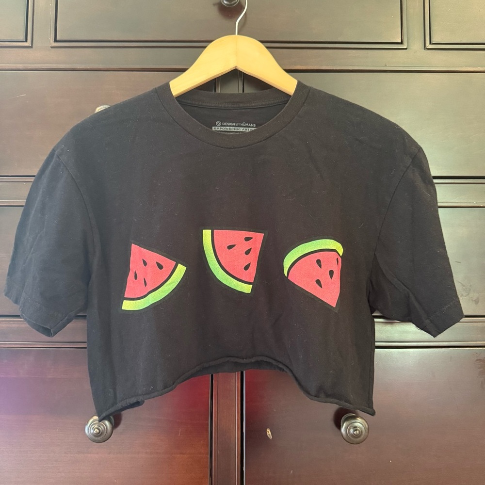 🏷️Design by Humans Watermelon Cotton Cropped T-Shirt T Tee Medium M Empowering